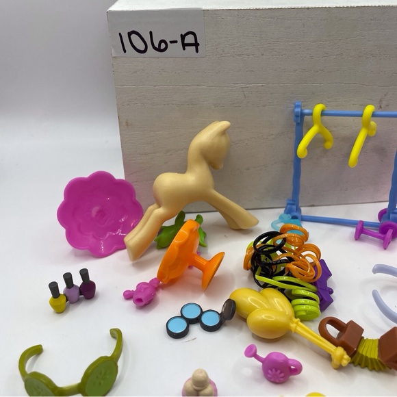 My Little Pony Lot Of Various MLP Playset Accessories Furniture - Picture 3 of 9
